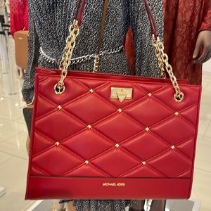 MICHAEL KORS SERENA LARGE EAST WEST CHAIN SHOULDER TOTE CHILI COLOR